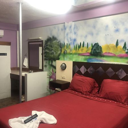 The Bakadeer Inn Belize City Exterior photo