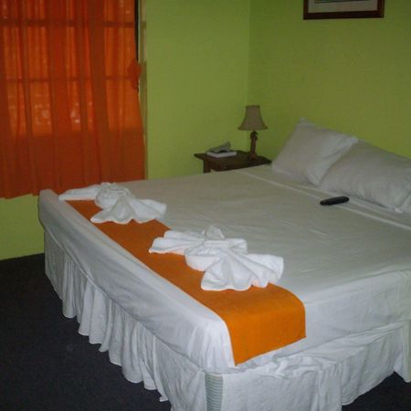 The Bakadeer Inn Belize City Exterior photo