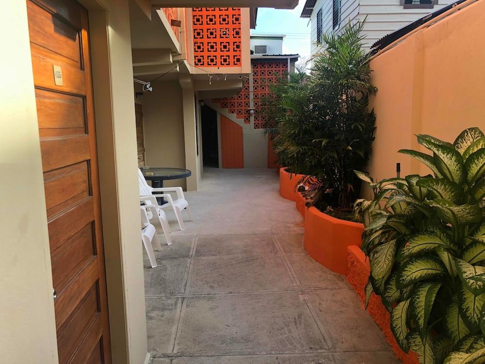 The Bakadeer Inn Belize City Exterior photo